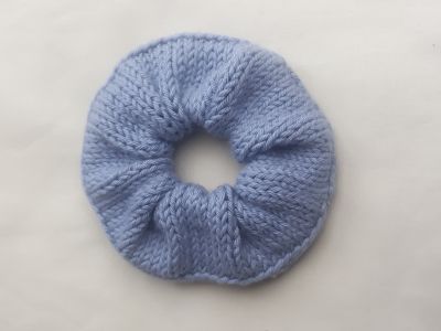 finished knitted scrunchie from free pattern