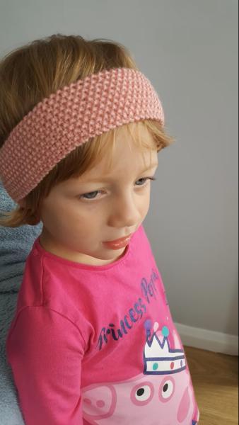 Child’s Knitted Headband Pattern in Seed Stitch